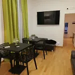 Spacious Apartment In Napoli With Sea And City Views